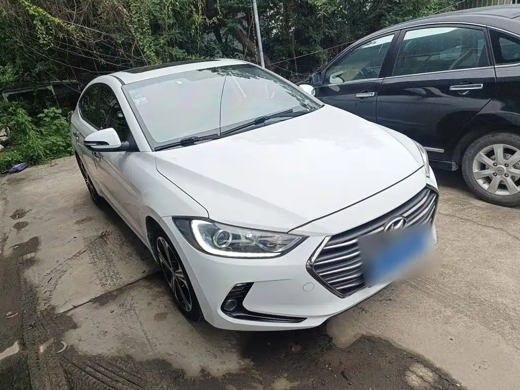 Hyundai Elantra — миниатюра 4