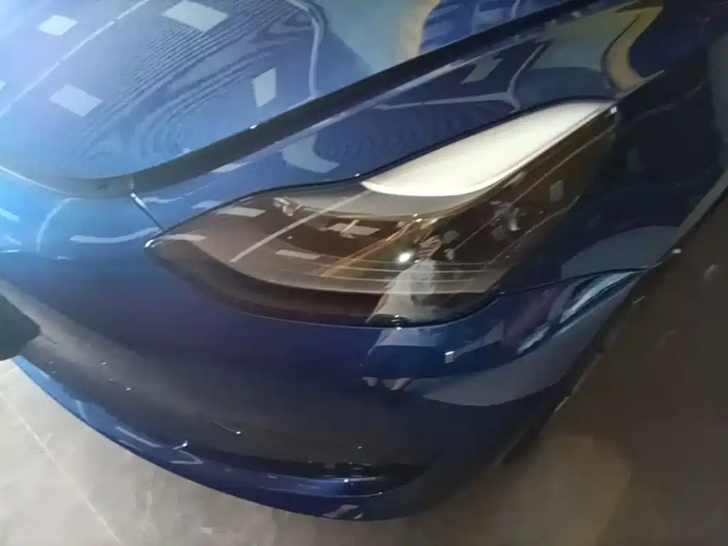 Tesla Model 3 — миниатюра 24