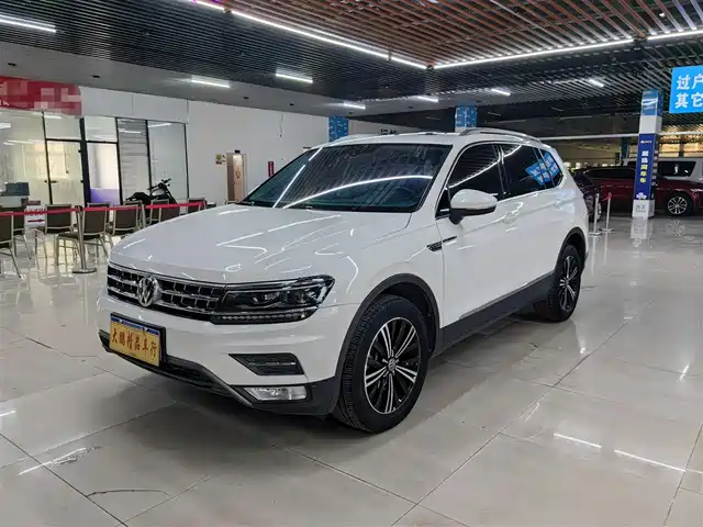 VOLKSWAGEN TIGUAN L