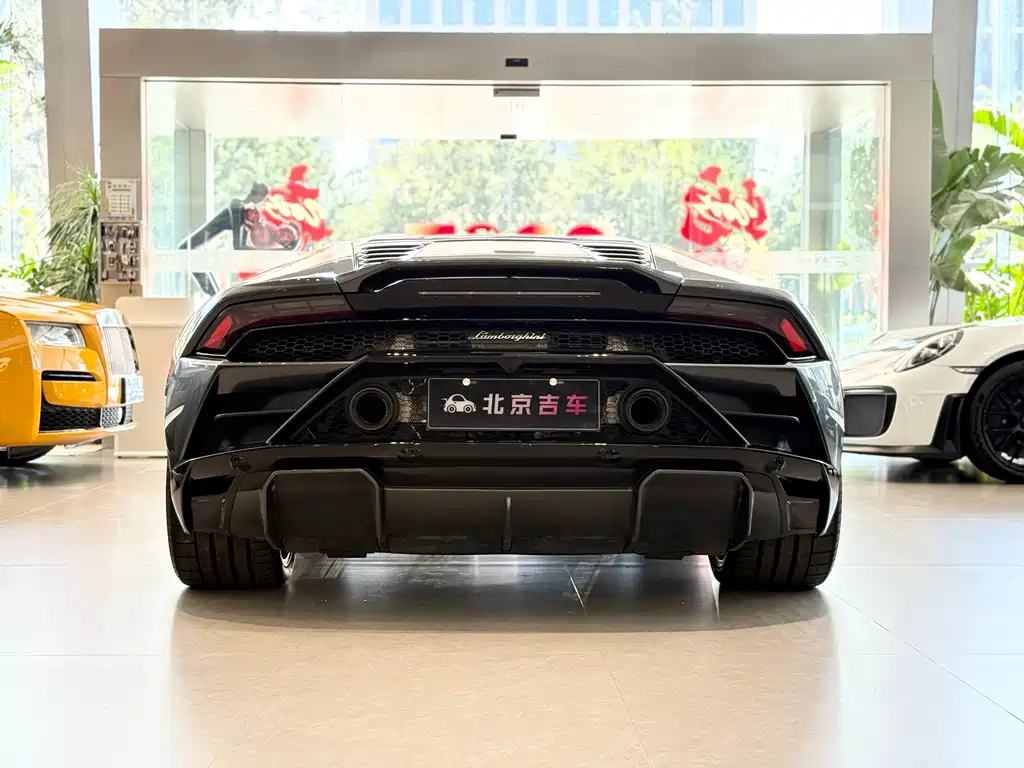 LAMBORGHINI HURACÁN