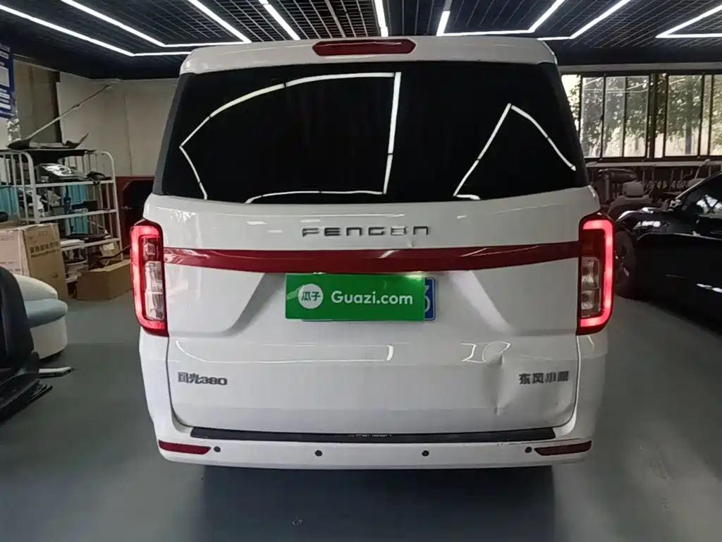 Dongfeng 380 2022 1.5L 7 мест