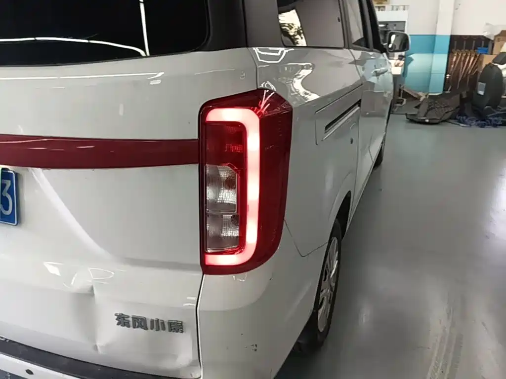 Dongfeng 380 2022 1.5L 7 мест