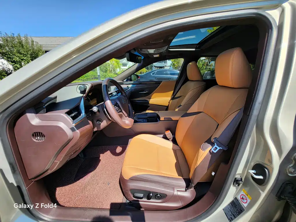 Lexus ES — миниатюра 9