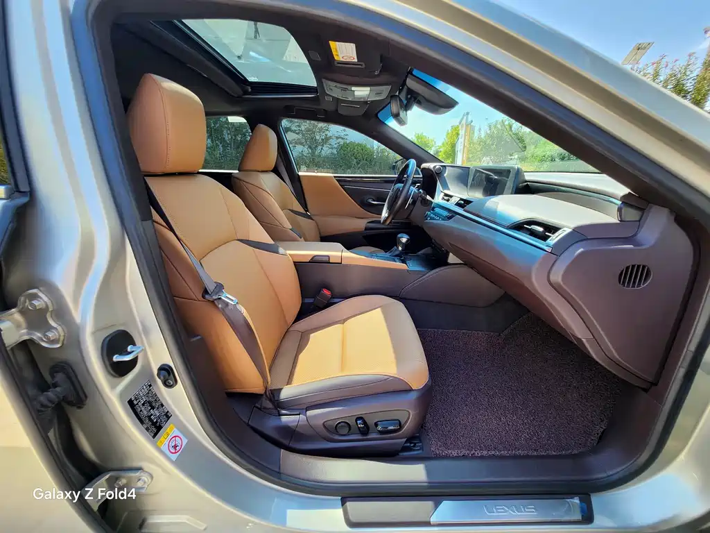 Lexus ES — миниатюра 12