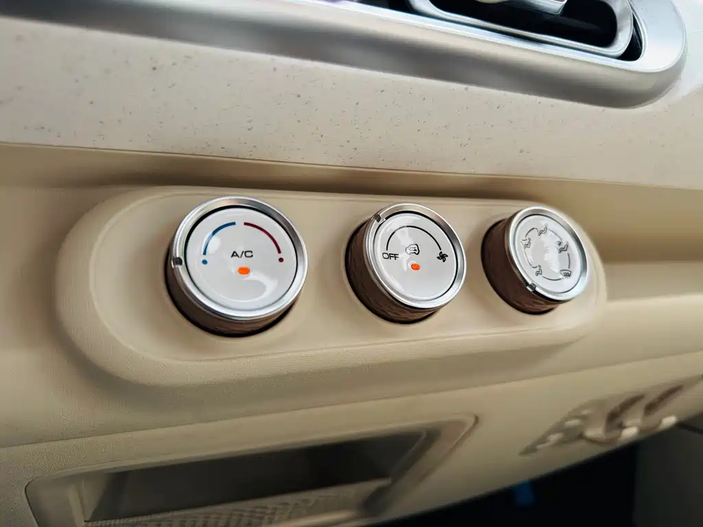 Wuling MINIEV — миниатюра 11