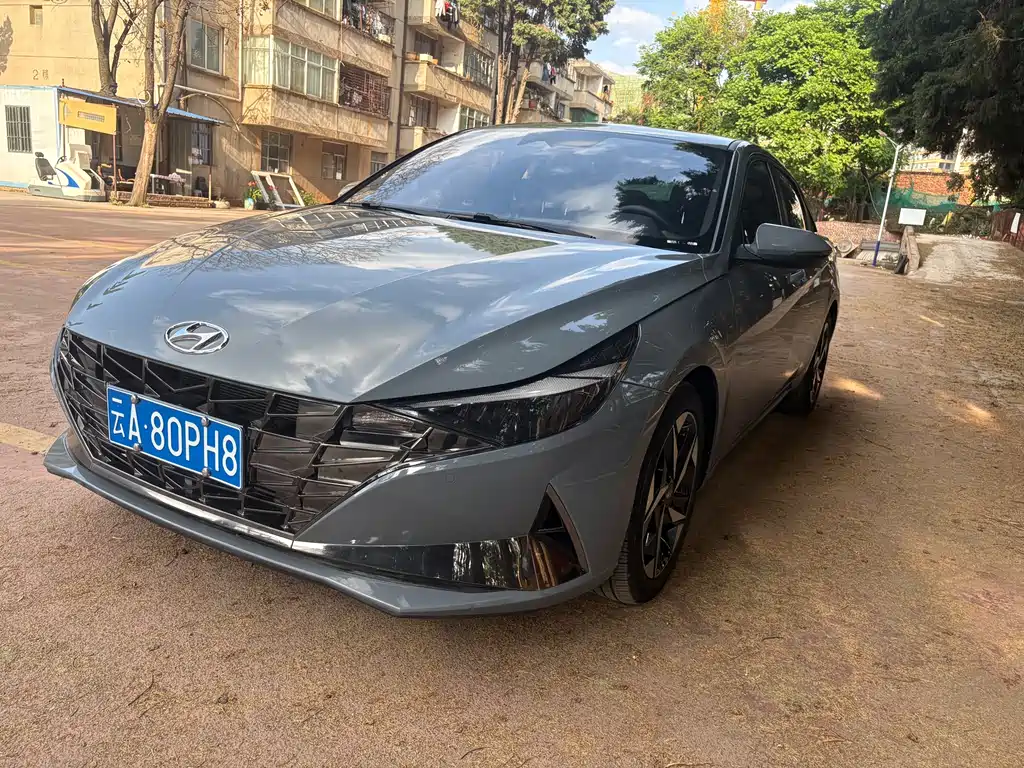 Hyundai Elantra 2022