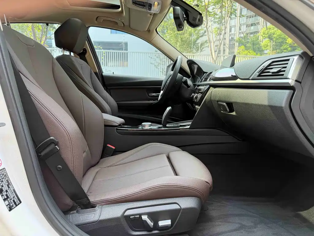 BMW 3 Series — миниатюра 10