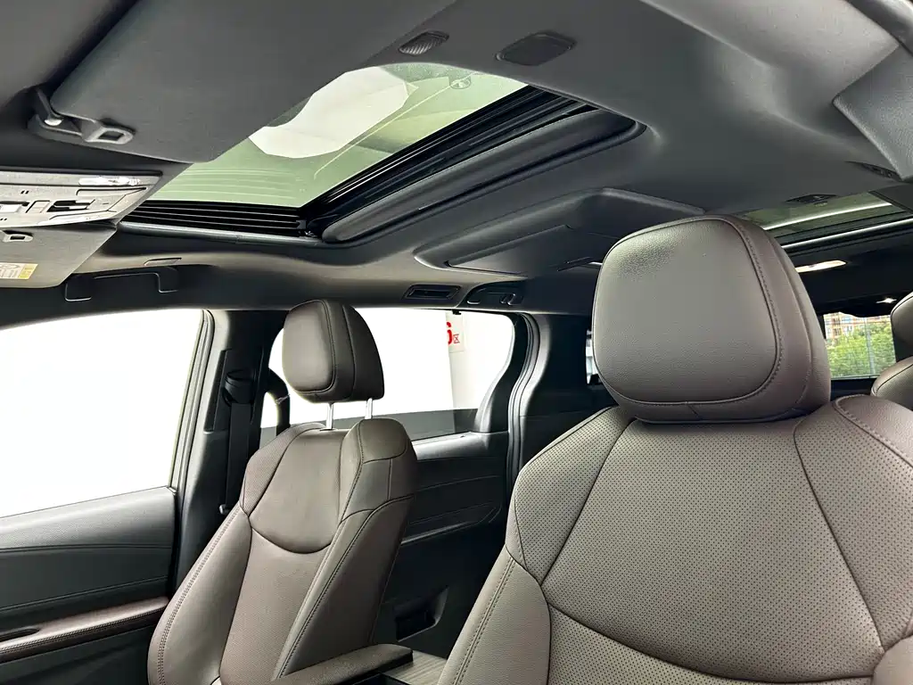 Toyota Sienna 2023 2.5L