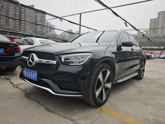 MERCEDES-BENZ GLC