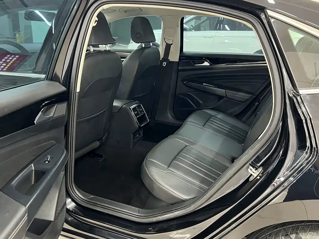 Volkswagen Passat — миниатюра 12