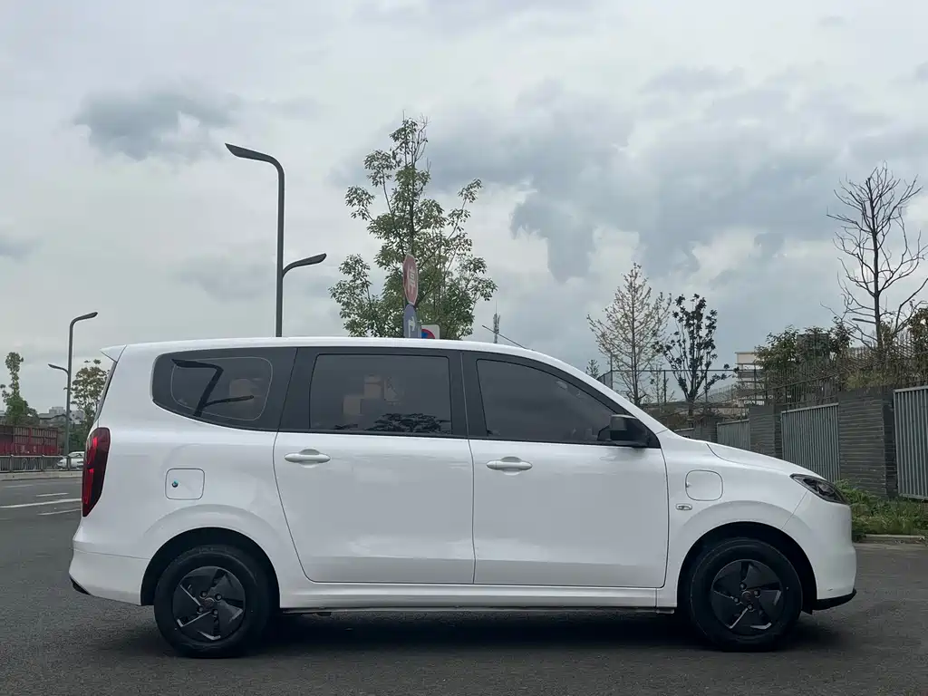 Wuling Hongguang EV — миниатюра 10