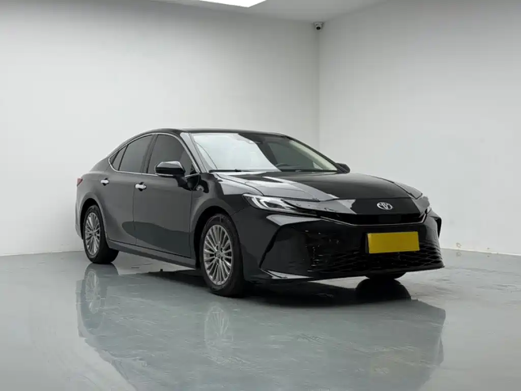 Toyota Camry — миниатюра 3