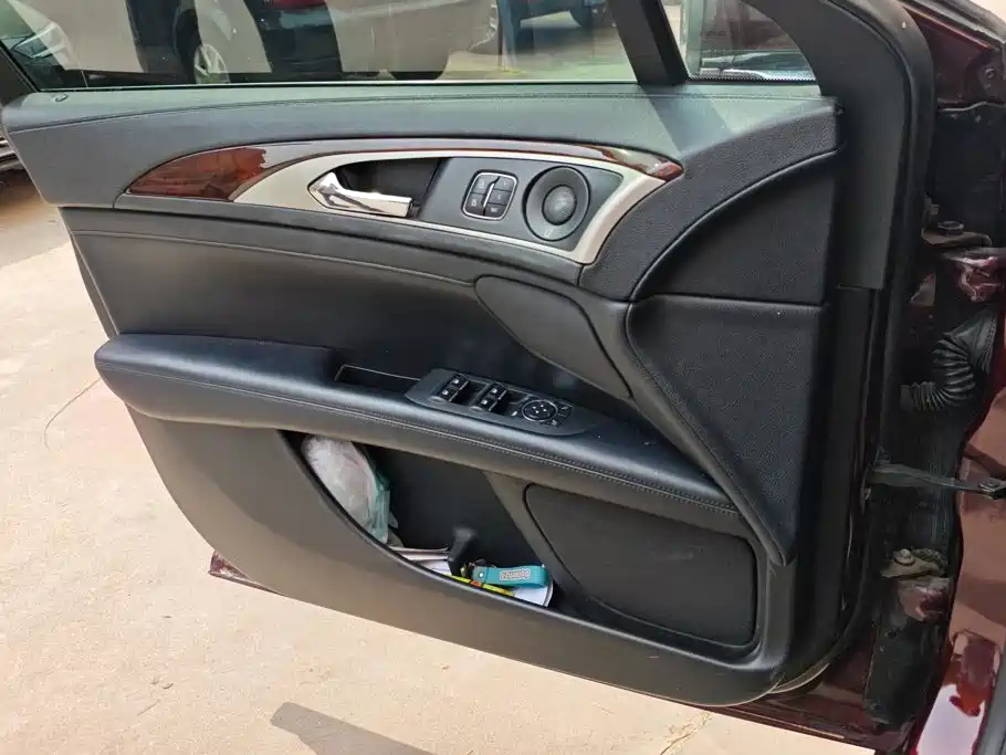 Lincoln MKZ — миниатюра 7