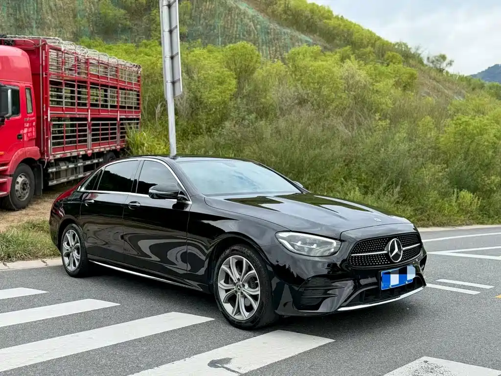 Mercedes-Benz E-Class — миниатюра 3