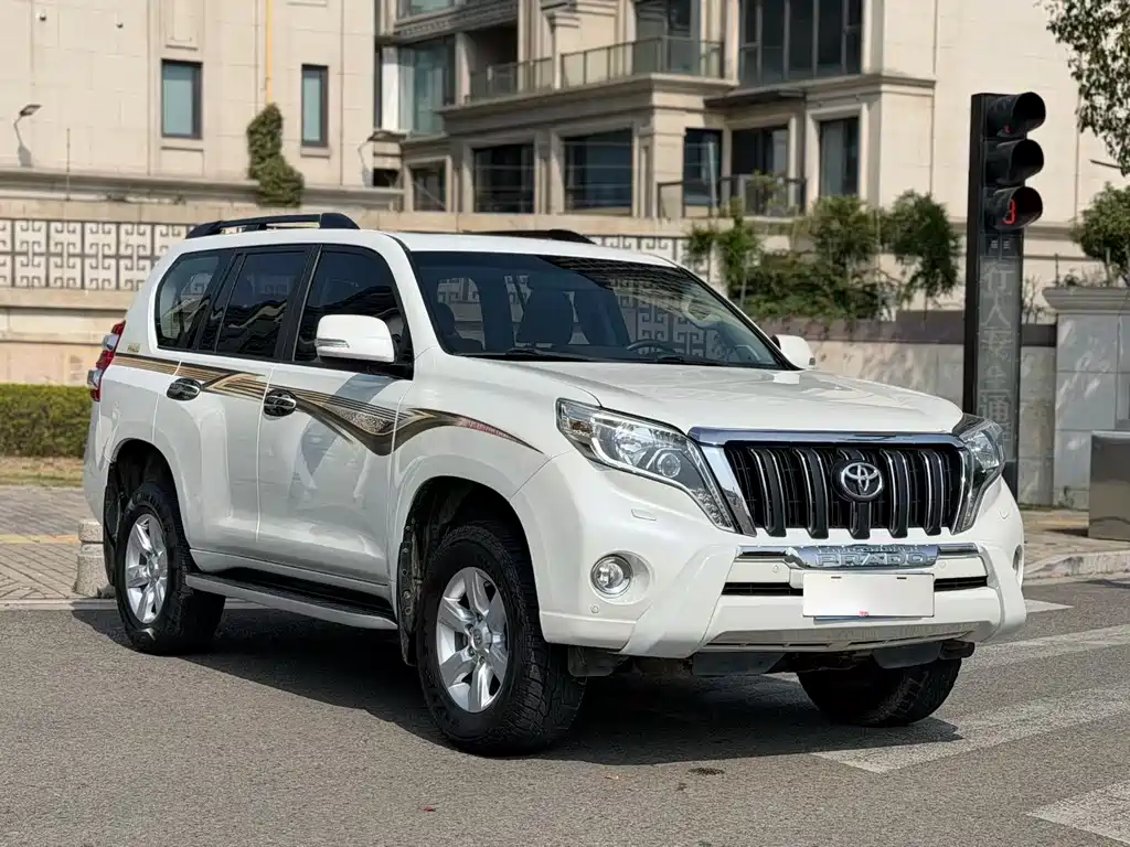 TOYOTA PRADO