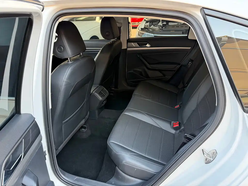 Volkswagen Lavida — миниатюра 10