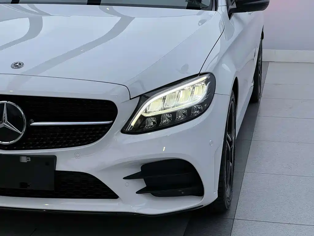 Mercedes-Benz C-Class — миниатюра 6