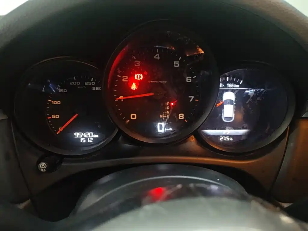 Porsche Macan — миниатюра 12