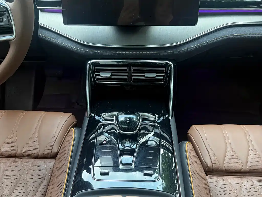 BYD Tang New Energy — миниатюра 11