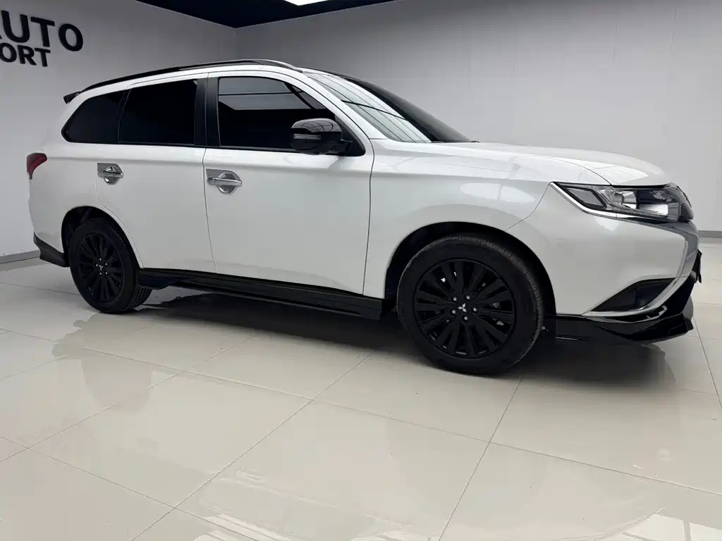 Mitsubishi Outlander 2021 2.0L 5 мест