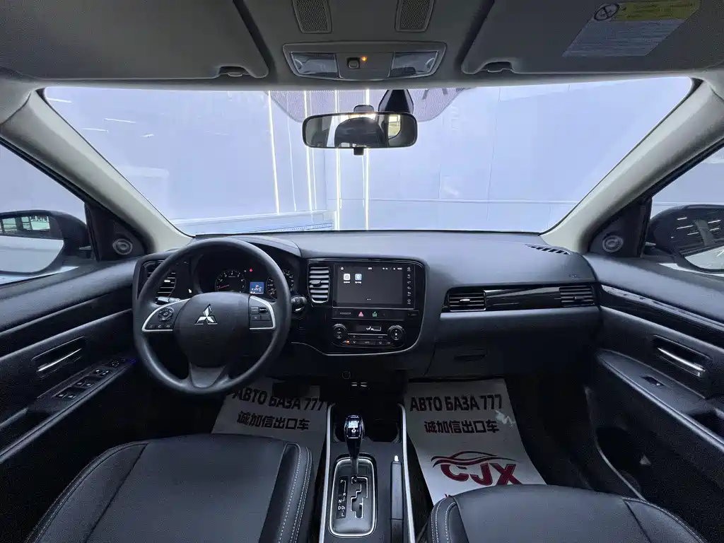 Mitsubishi Outlander — миниатюра 15