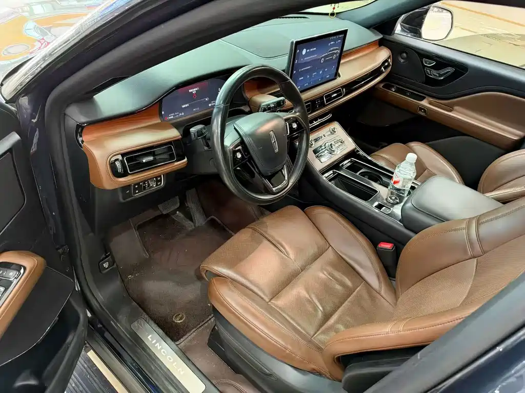Lincoln Aviator — миниатюра 5