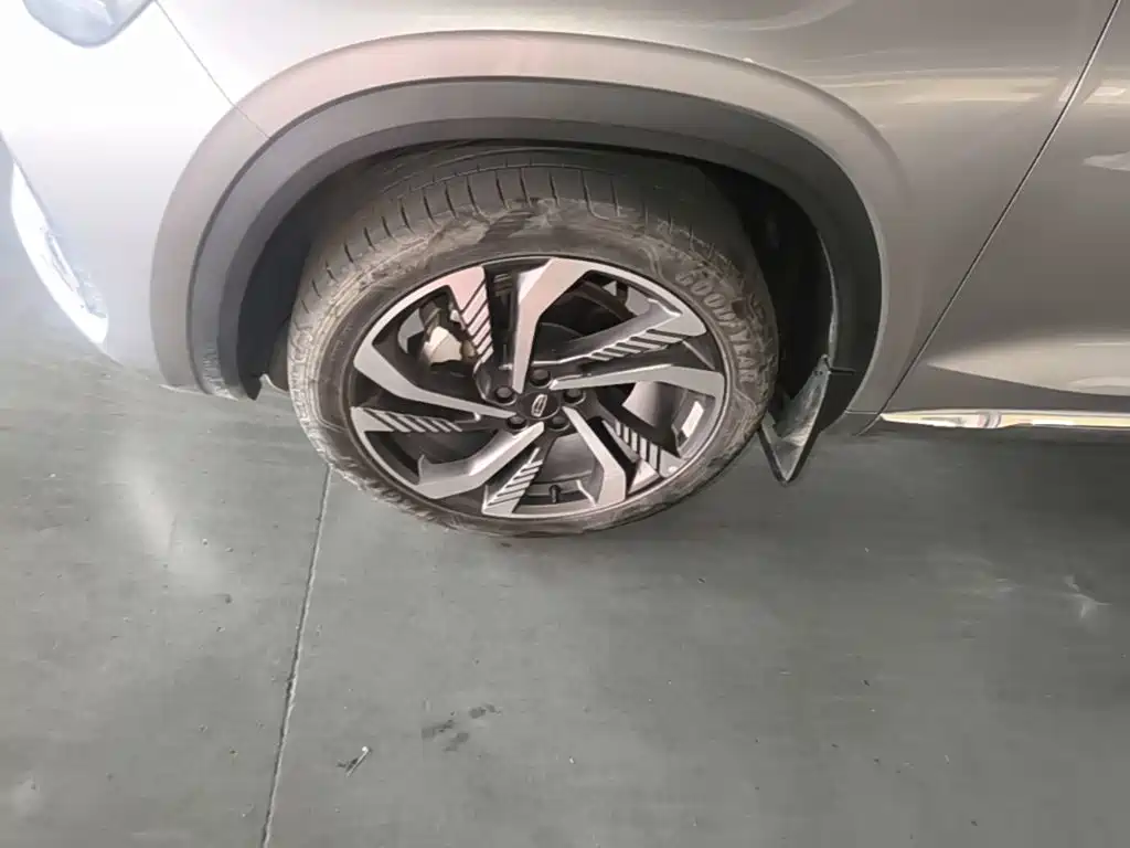 Geely Xingyue L — миниатюра 23
