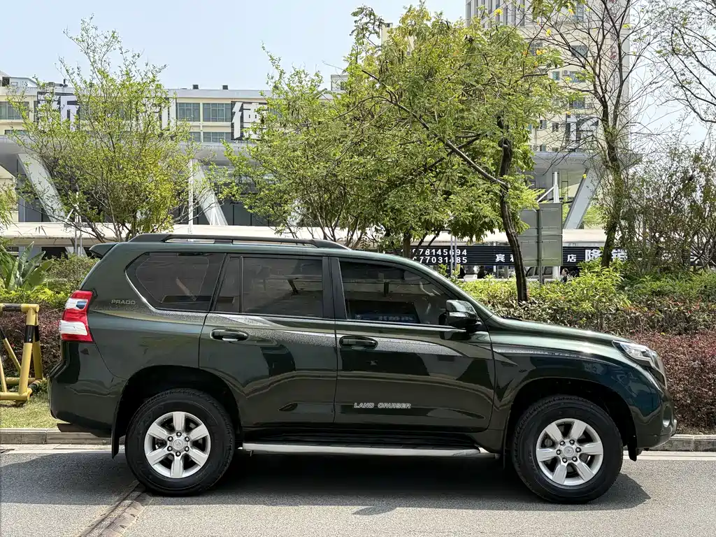 TOYOTA PRADO