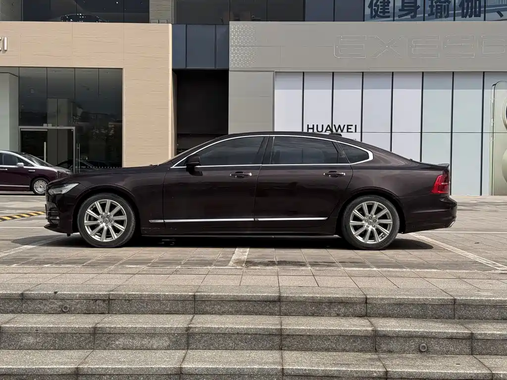 Volvo S90 — миниатюра 9