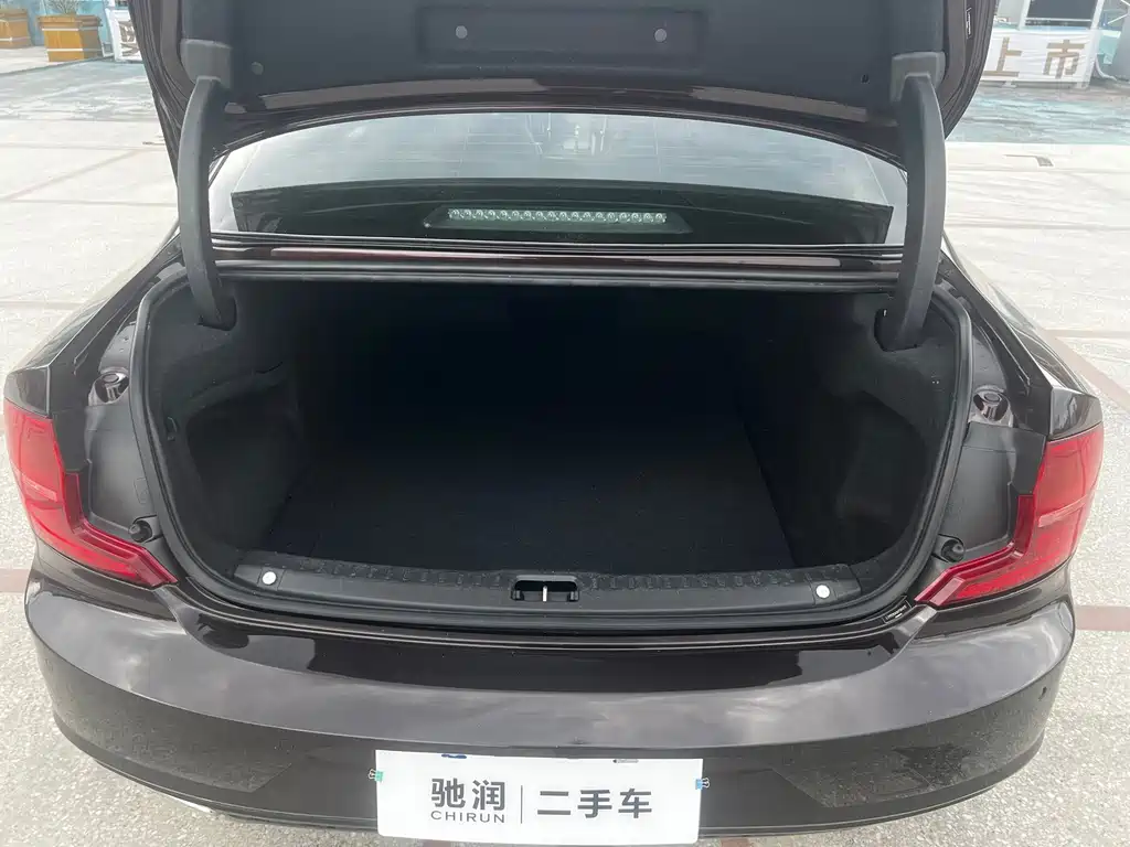 Volvo S90 — миниатюра 8