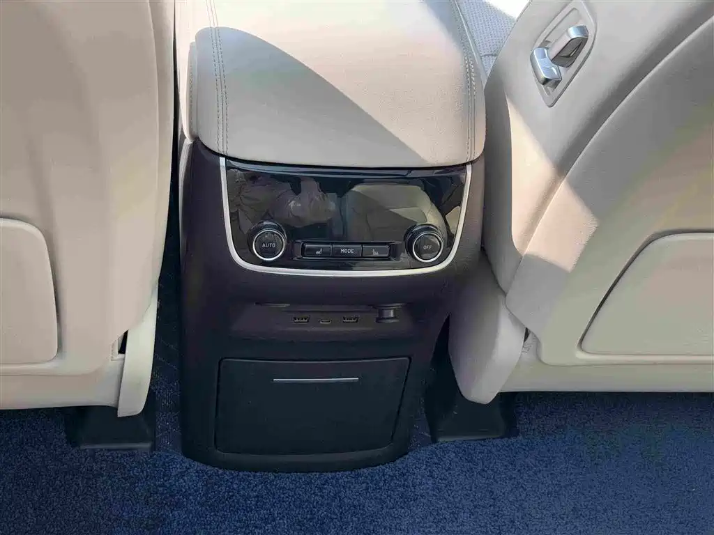 Li Auto Li ONE — миниатюра 12