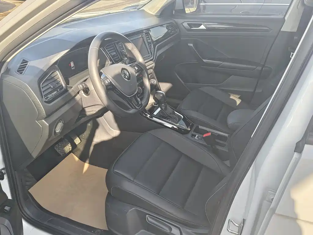 VOLKSWAGEN T ROC EXPLORING SONGS