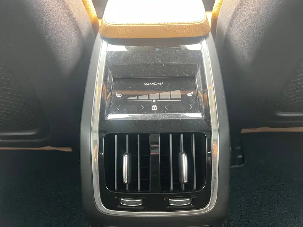 Volvo S90 — миниатюра 13