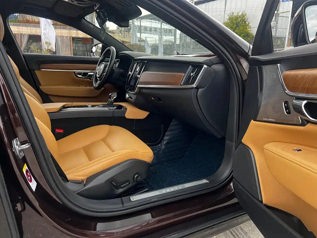 Volvo S90 — миниатюра 11