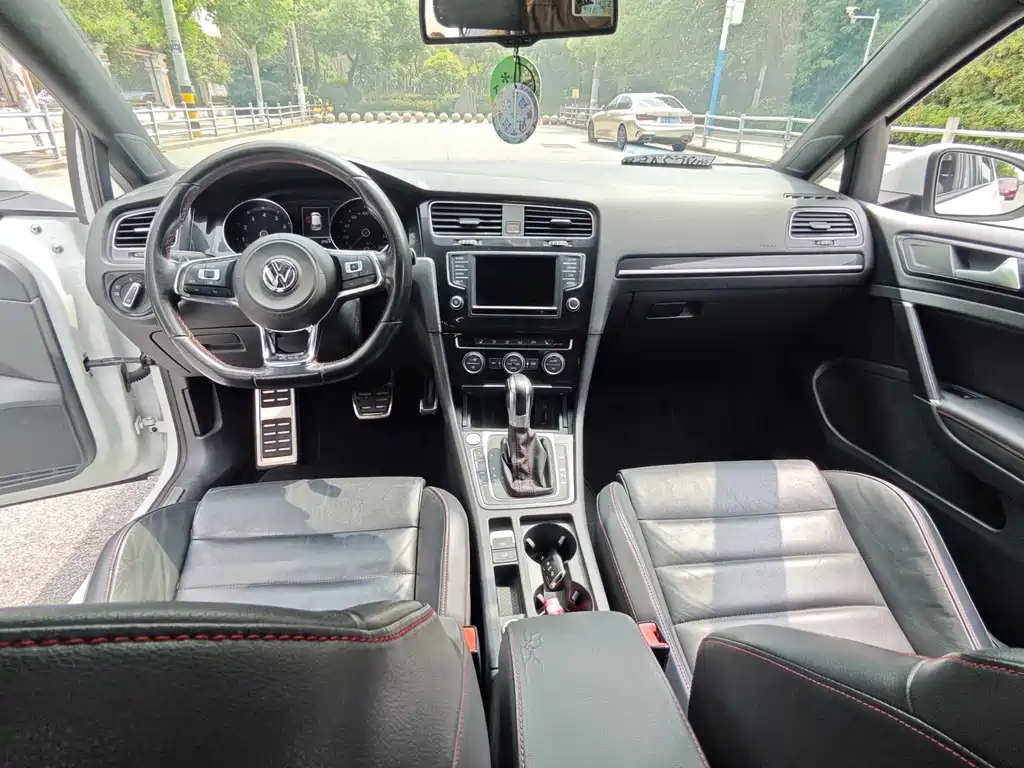 Volkswagen Golf GTI — миниатюра 6