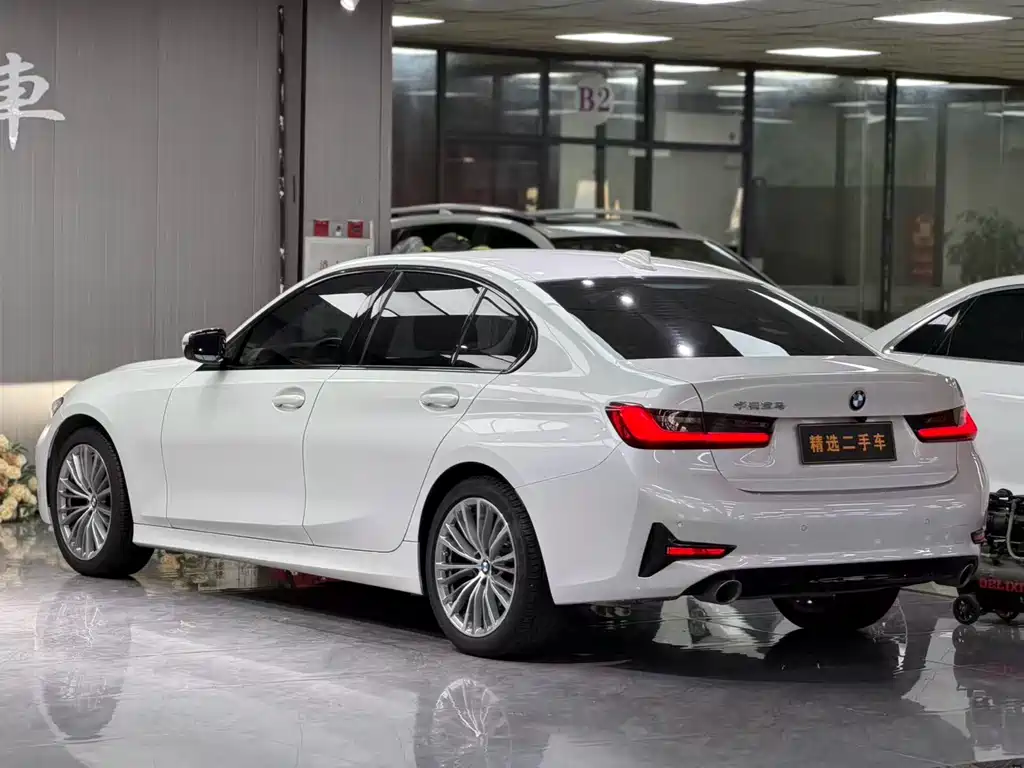 BMW 3 Series — миниатюра 11