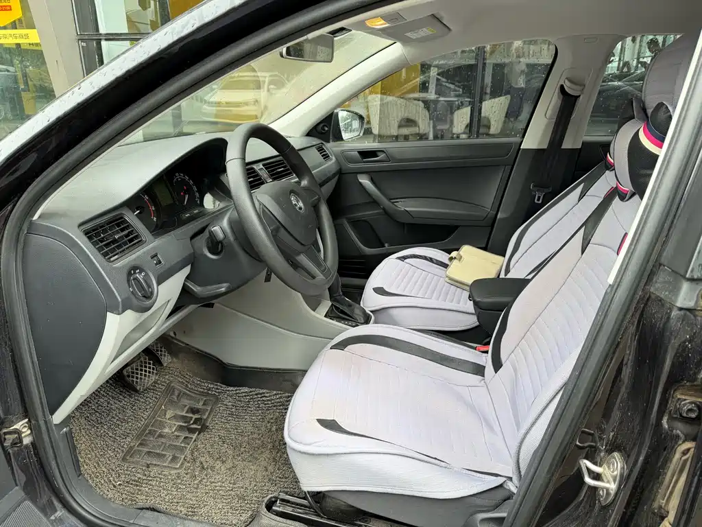 Skoda Rapid — миниатюра 3