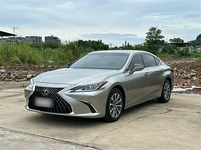 LEXUS  ES 2023