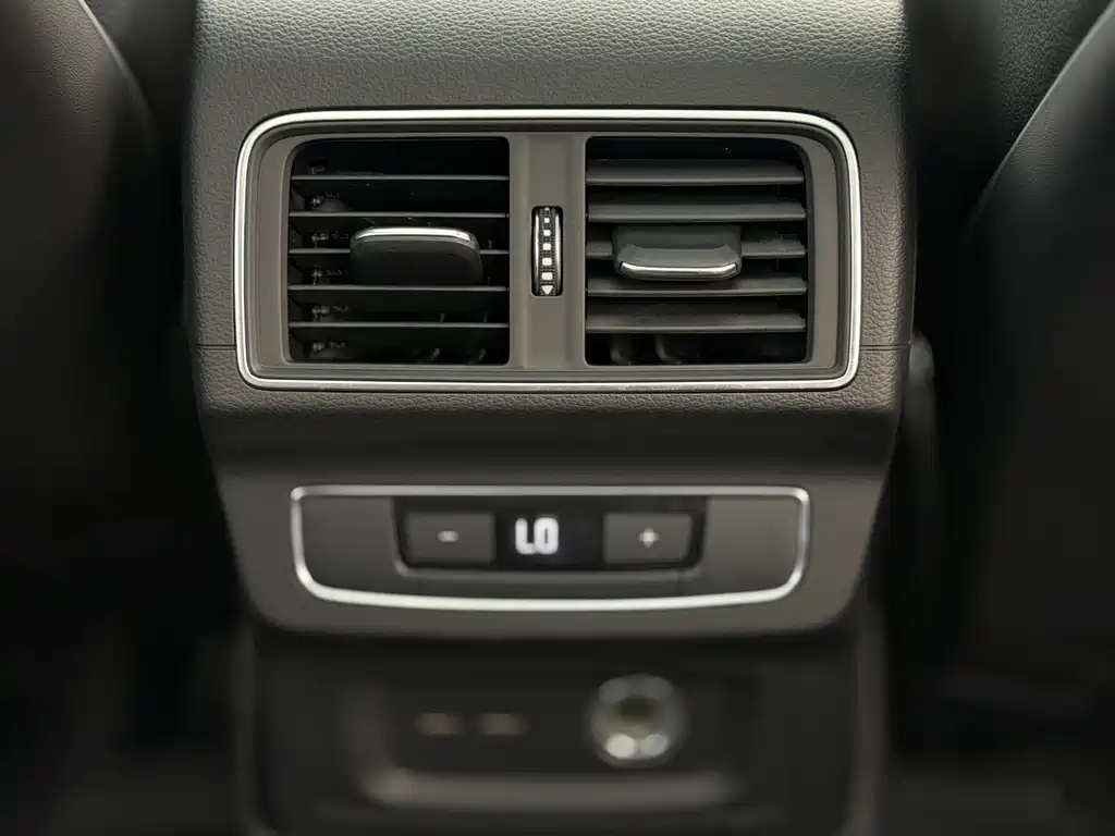 Audi Q5L — миниатюра 15