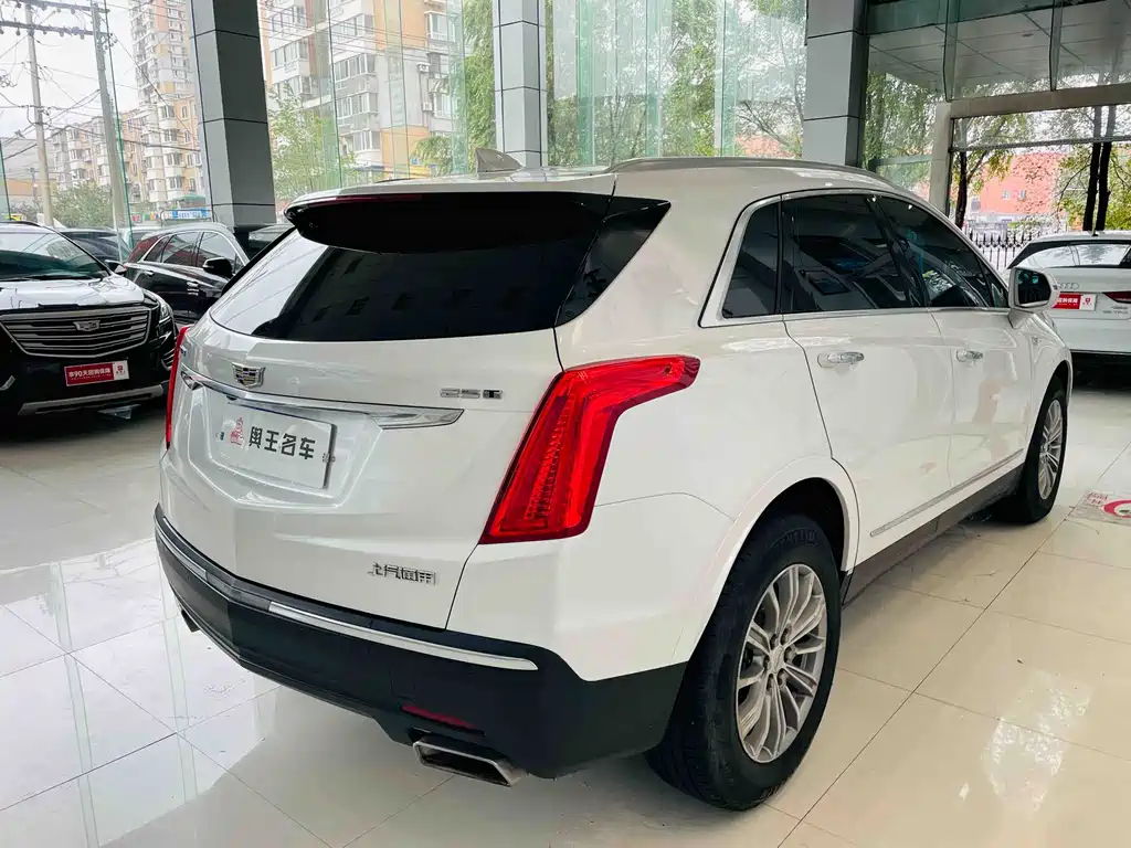 CADILLAC XT5