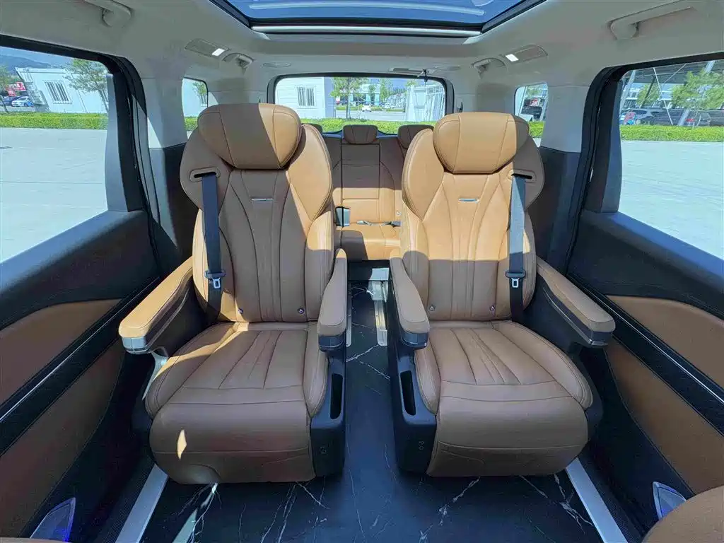 Hongqi Hongqi HQ9 PHEV — миниатюра 12