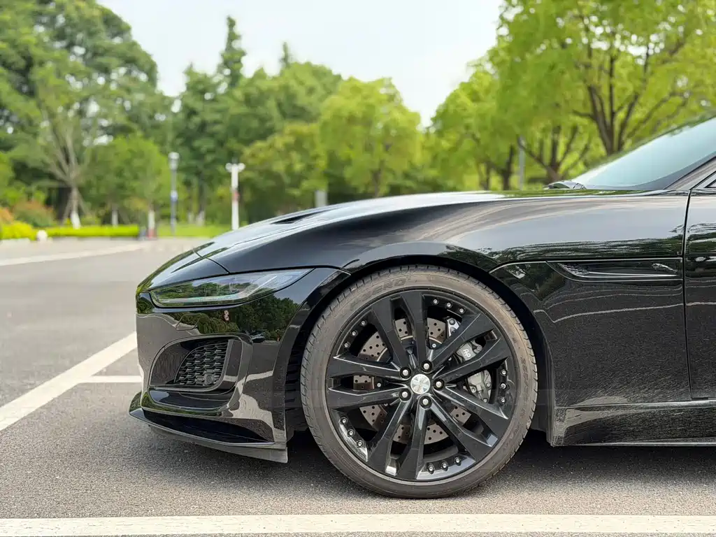 Jaguar F-Type 2022 P300 R-DYNAMIC BLACK