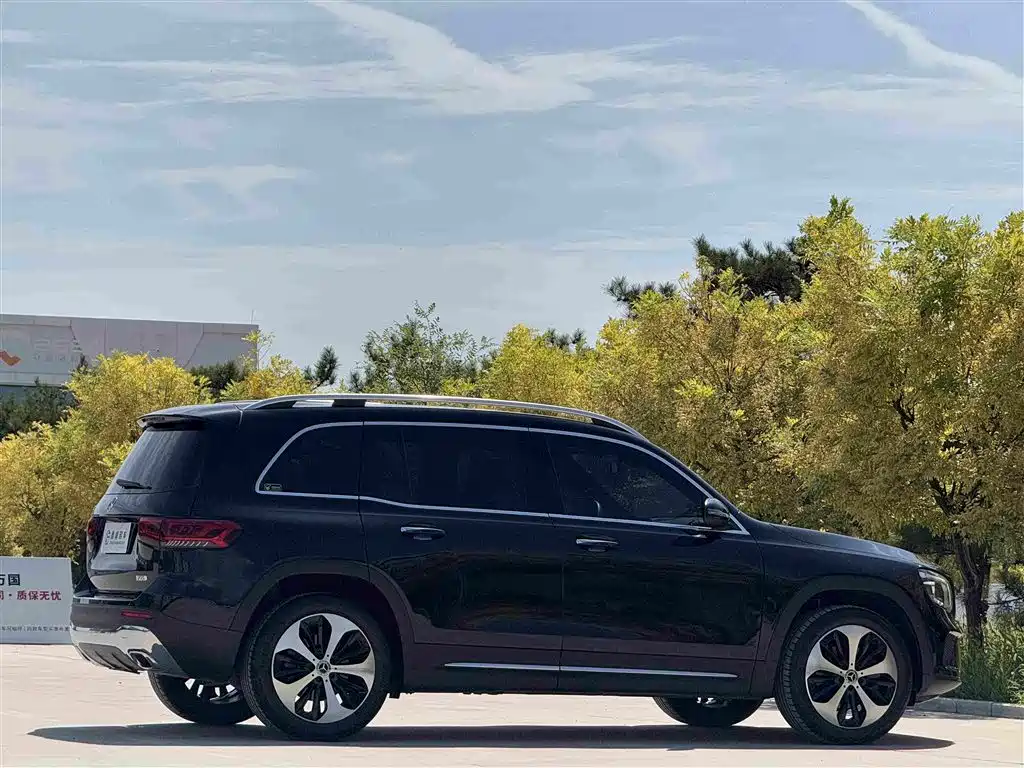 Mercedes-Benz GLB — миниатюра 23