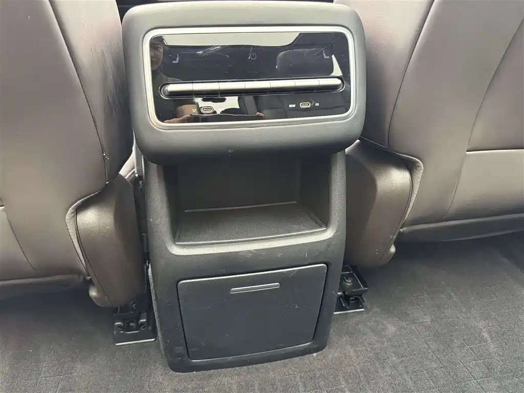 Li Auto Li L8 — миниатюра 9