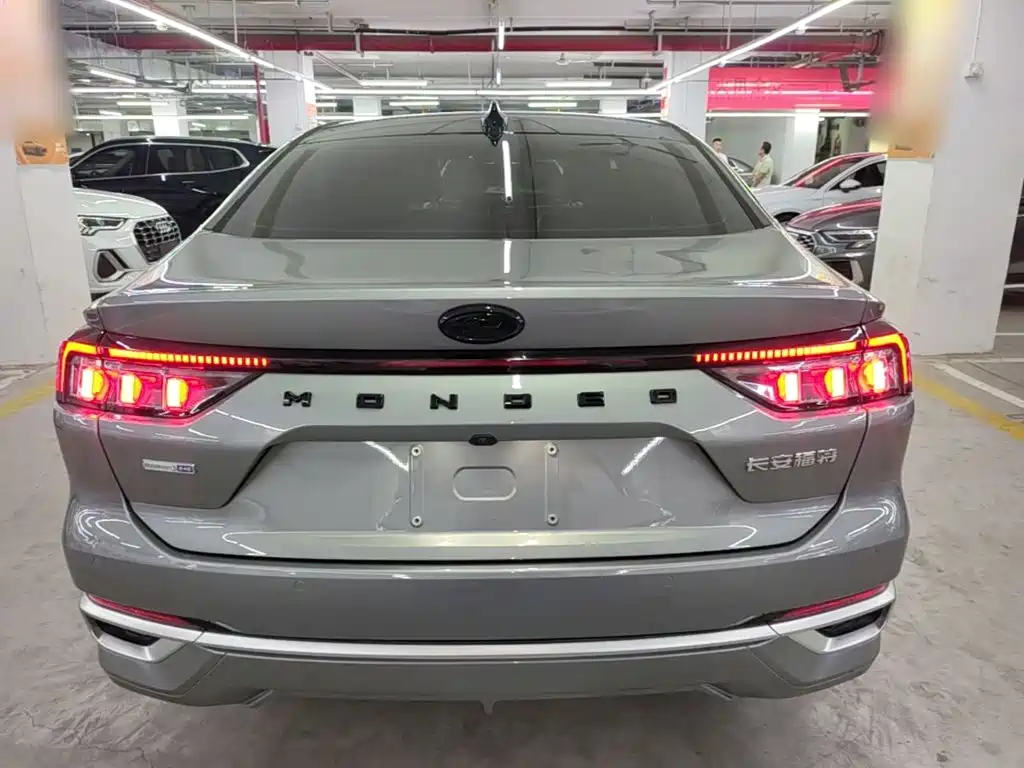 Ford Mondeo — миниатюра 6