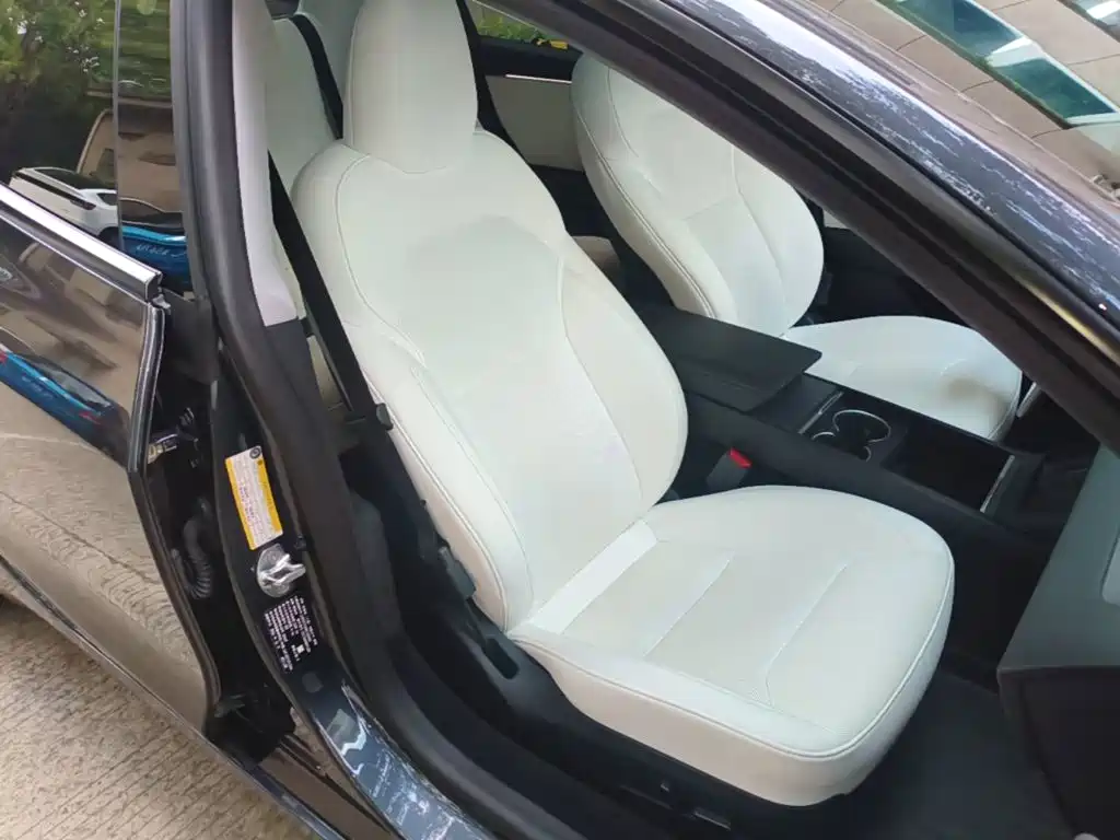 Tesla Model 3 — миниатюра 25