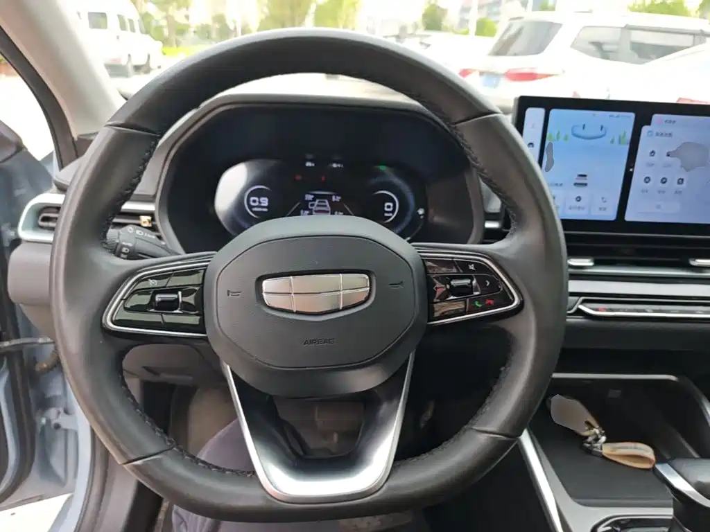 Geely Emgrand — миниатюра 11