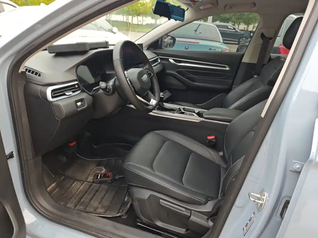 Geely Emgrand — миниатюра 15