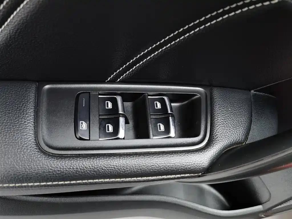 MG 6 2017 20T MT Luxury Smart Connect V