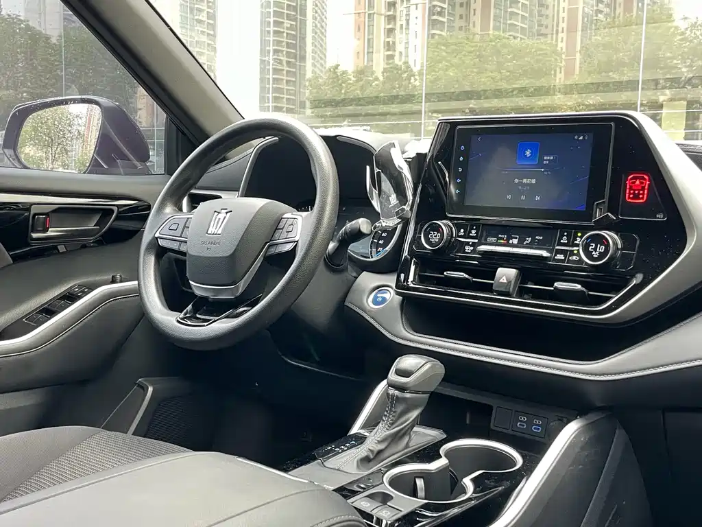 Toyota Crown Kluger — миниатюра 9